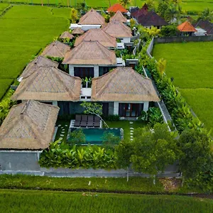 three-gold-luxury-private-villas-restaurant.ubudhotelsnow.com/